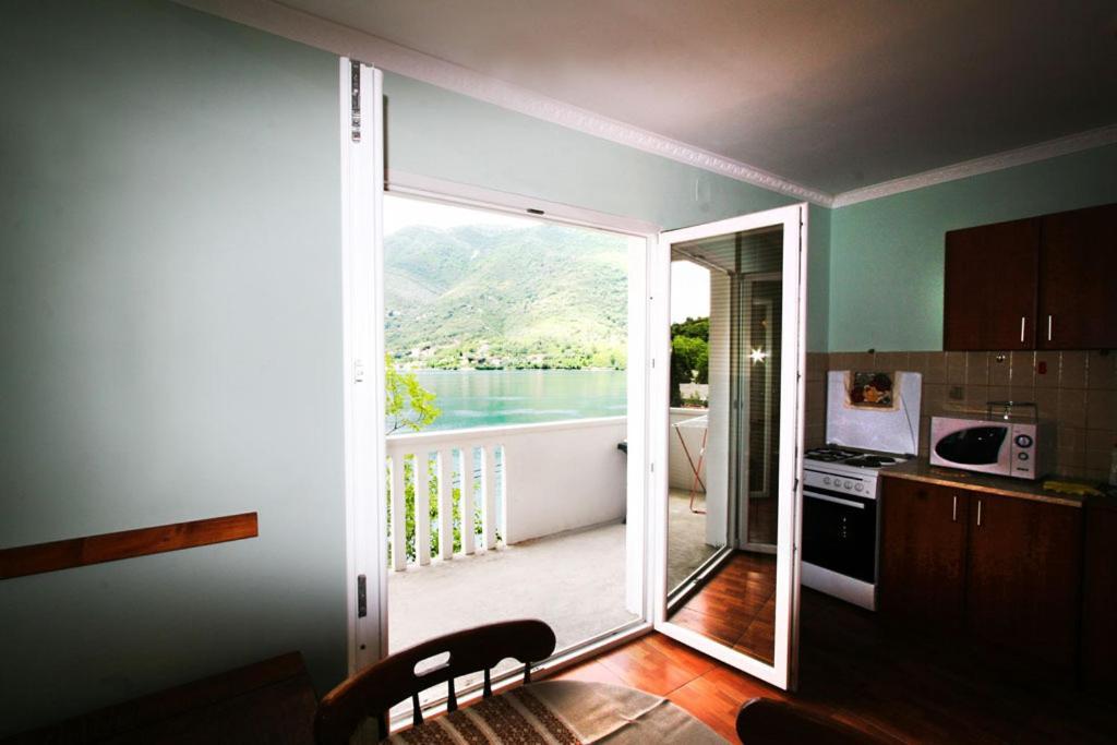 Paunovic Apartments Tivat Szoba fotó